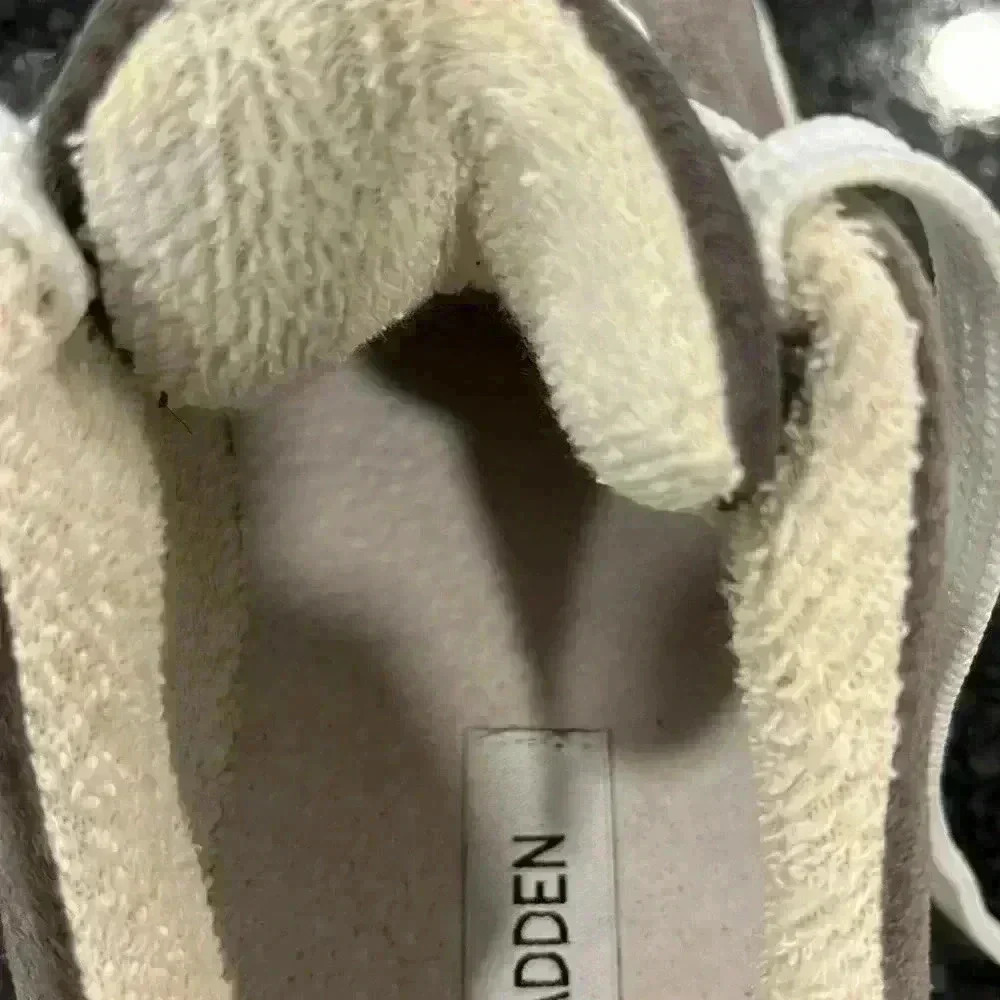 Steve Madden Womens Sneakers Tan/Beige 7 Lace-Up Platform Star Suede Sock Lining - Picture 7 of 8